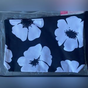 Thirty One Zipper Pouch-White Poppy